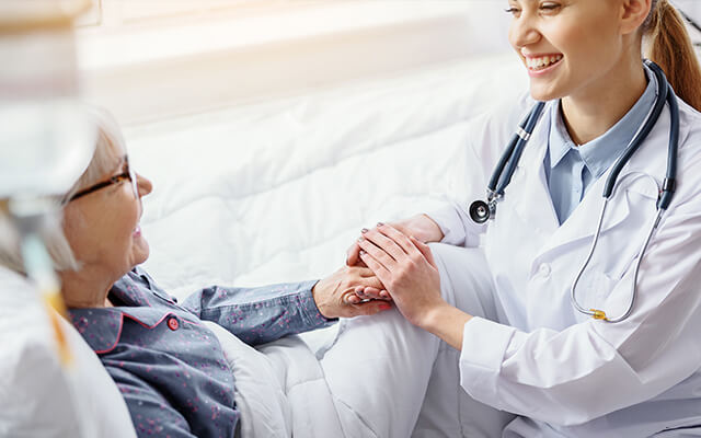 relação positiva entre médico e paciente em uma unidade de recuperação relação positiva entre médico e paciente em uma unidade de recuperação